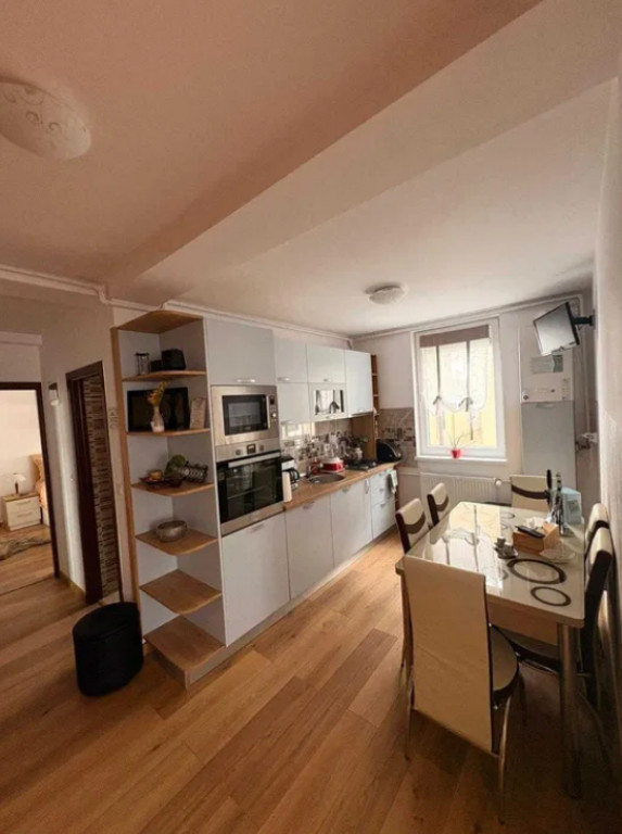 Apartament 2 camere, decomandat - zona Tractorul