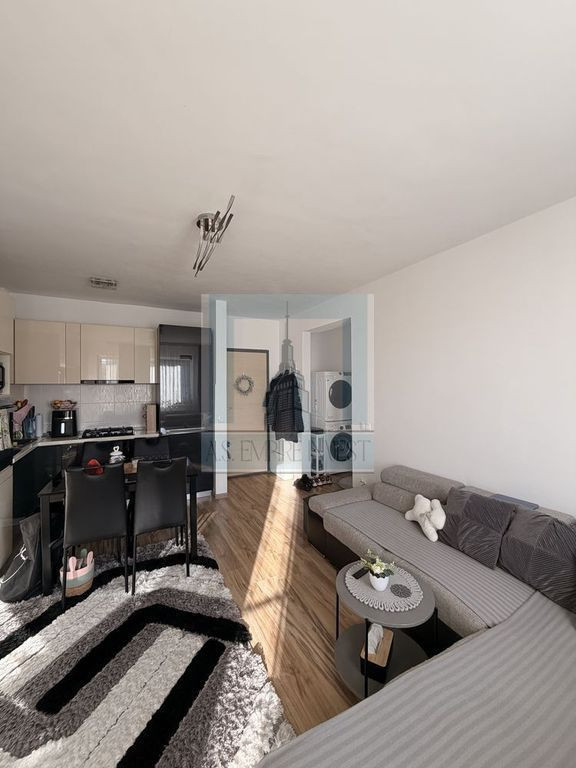 Apartament 2 camere open space - zona Tractorul