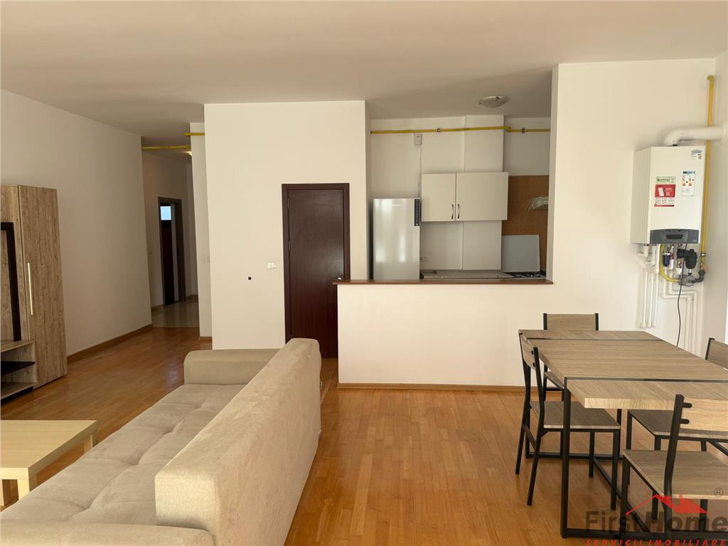 Ap 2 cam, etaj 2, zona IPJ Vrancea- Liceul Unirea