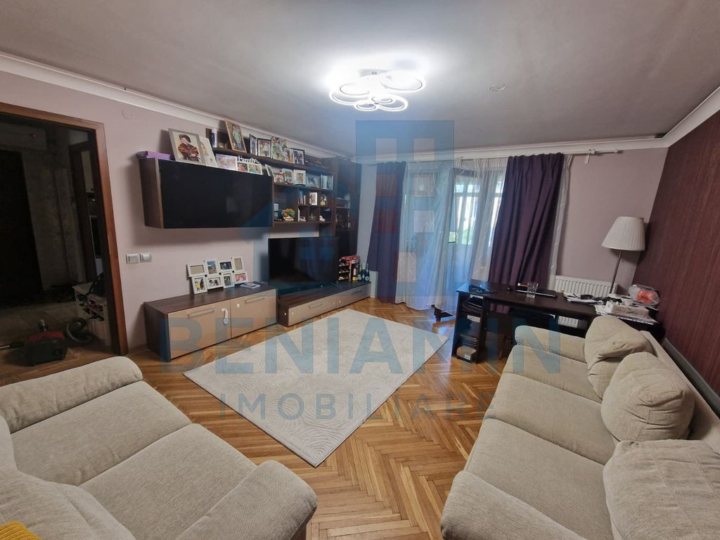 4 decomandate - 80mp - centrala proprie - renovat - Calea...
