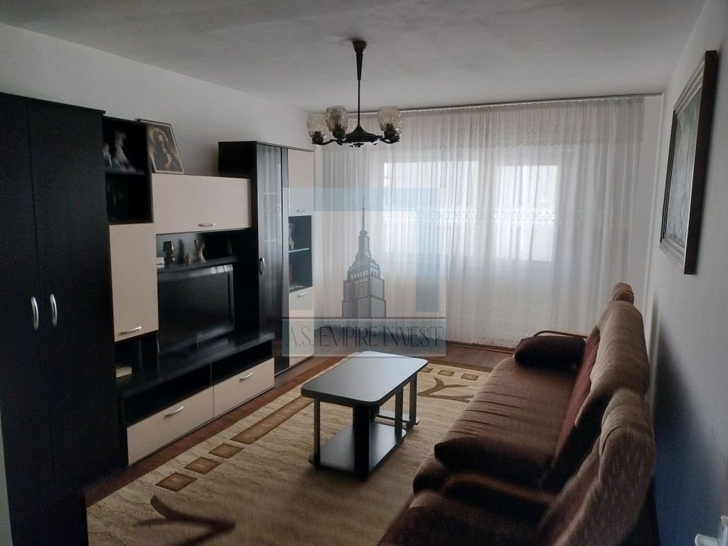 Apartament 2 camere decomandat, et.1/4 - zona Astra