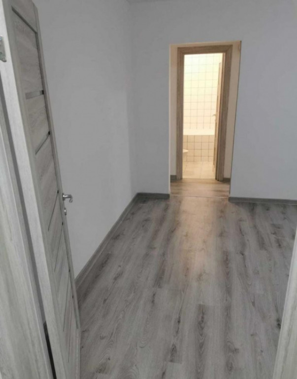 Apartament de 3 camere ( Renovat -Luminos)-Grivitei