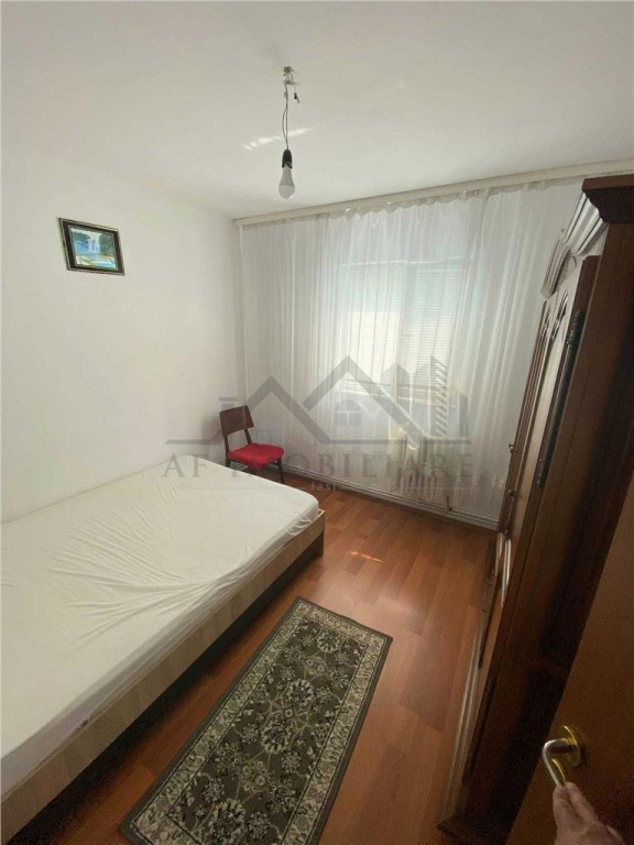 Apartament cu 3 camere, 70 mp, Mircea cel Batran