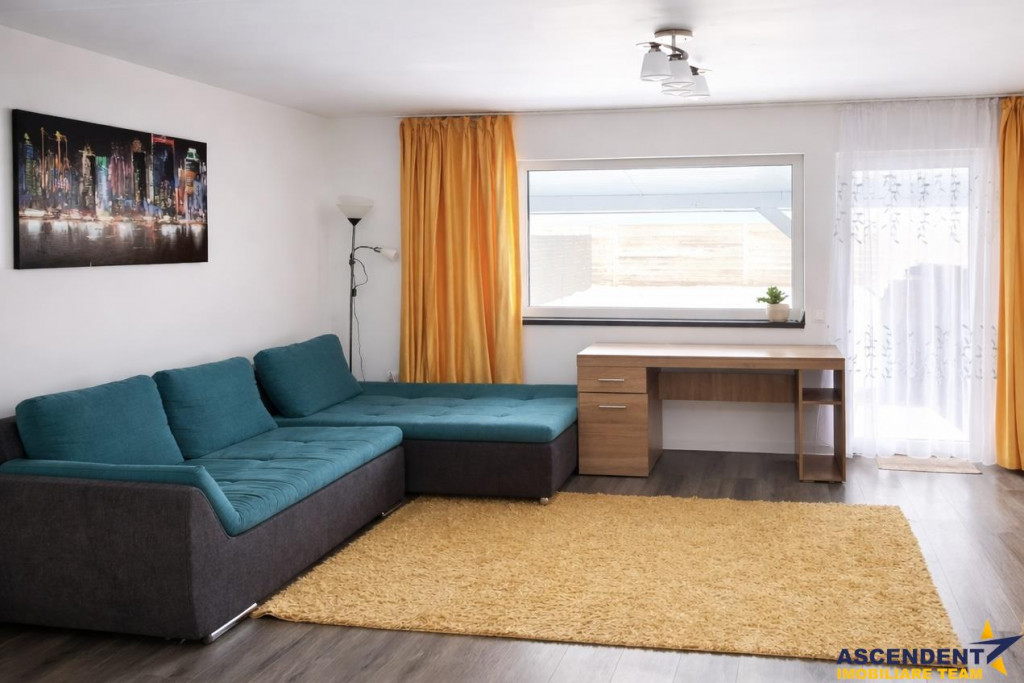 Duplex frumos structurat, constructie din lemn, Valea cu Flo