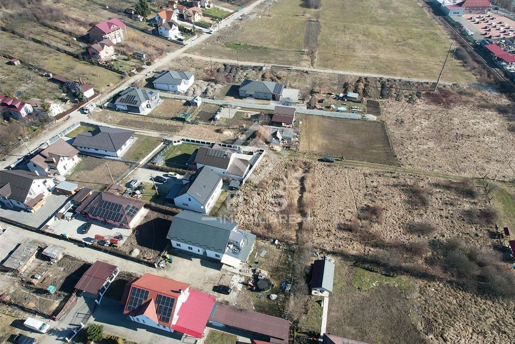 Teren Intravilan 2700 / ar