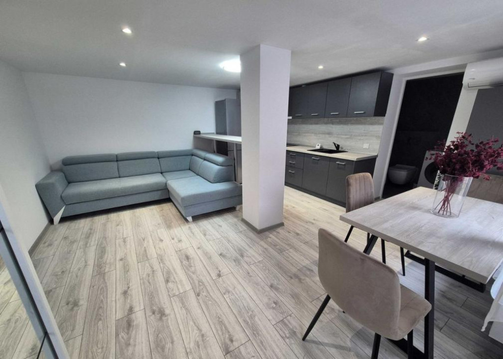 Apartament 2 camere zona Central