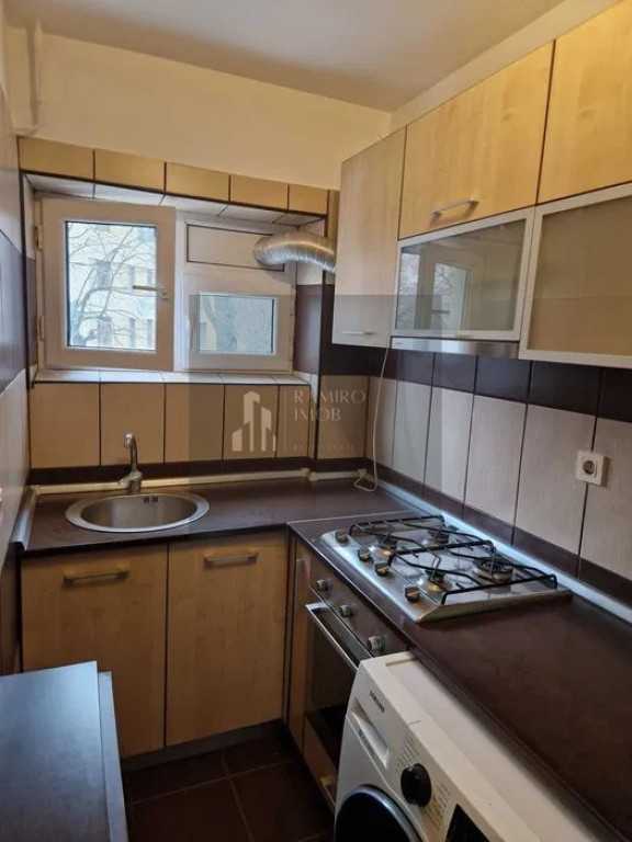Apartament 3 camere decomandat Soseua Giurgiului