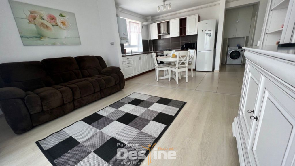 Apartament 3 camere 64 mp, etaj intermediar, boxa si loc de