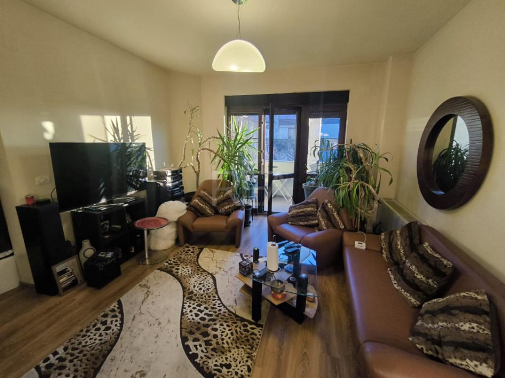 Apartament 6 camere, zona Mosilor