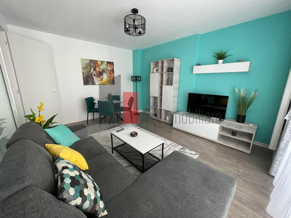 Apartament cu 3 camere de vanzare-Piata Victoriei