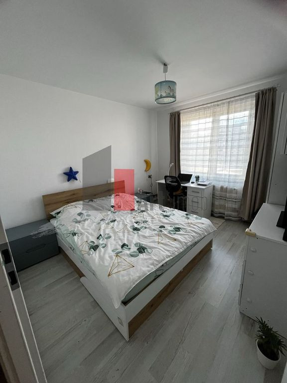 Vindem apartament 3 camere la P-ta Gorjului-centrala proprie