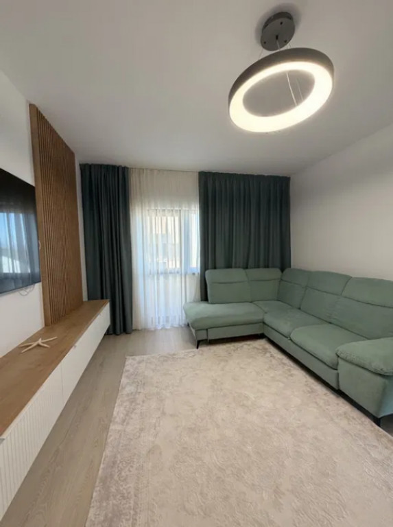 Apartament 2 camere, decomandat - zona Sanpetru