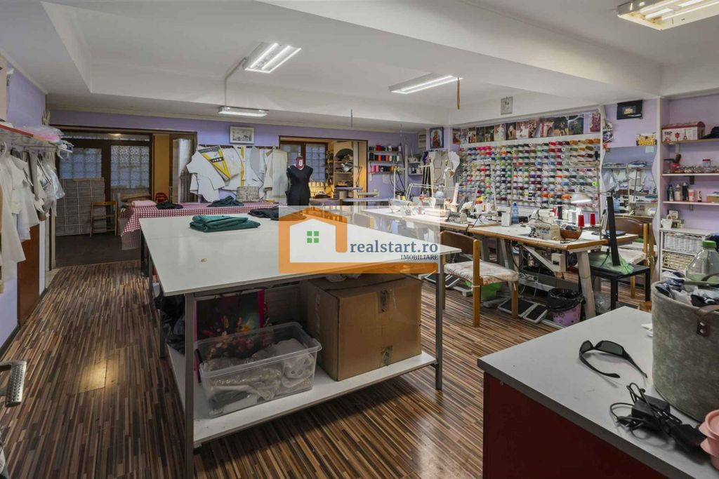 Cartier Evreiesc, Ideal Atelier Design, vad pietonal, bir...