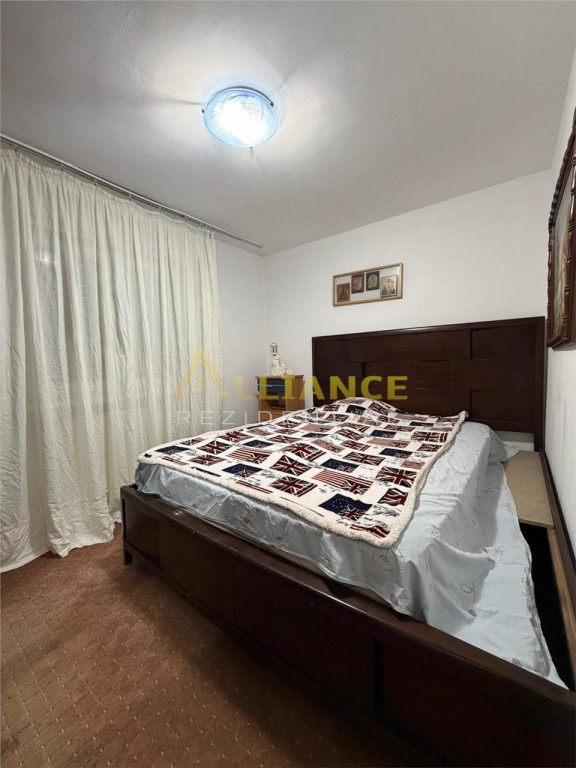 Super – Apartament 2 camere, 38 mp, etaj 2/4, strada Re...