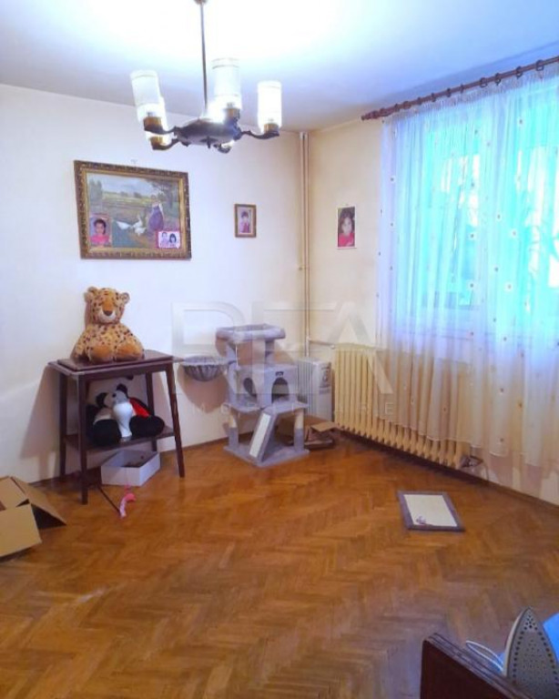 4 camere, 1/4, anvelopat-Drumul Taberei