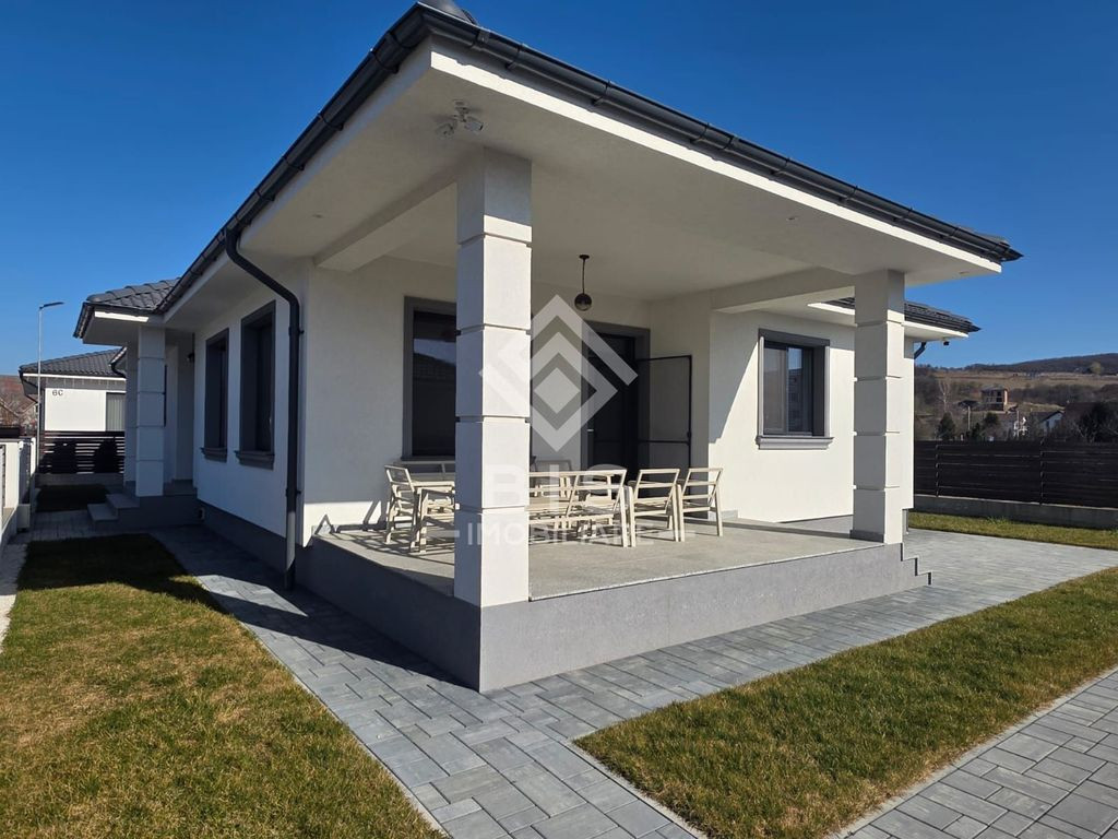 Casă modernă de vânzare – teren 460 mp – mobilată...