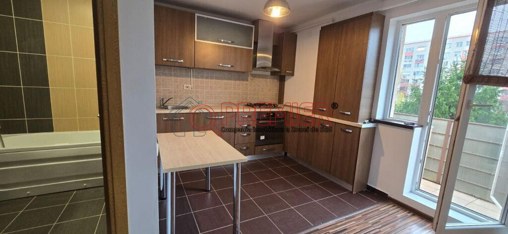 3 camere tip duplex - Bulevardul Brancoveanu - loc parcare