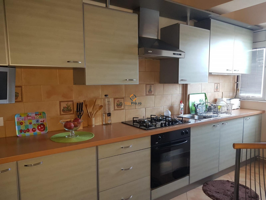 Central cu 3 camere Decomandat Punctele Cardinale