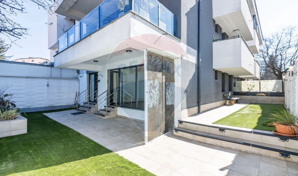 Apartament de vanzare în Bucurestii Noi, curte 80 mp, pa...