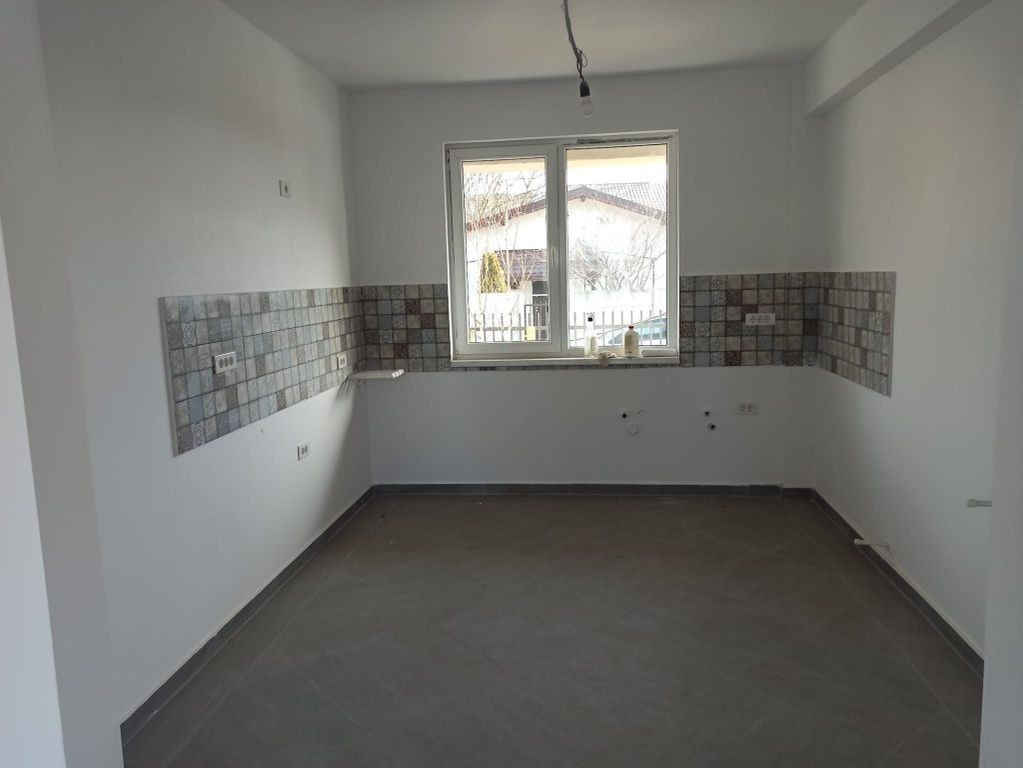 Vila gata in duplex/5cam+2bai+150mp curte libera/comBerce...