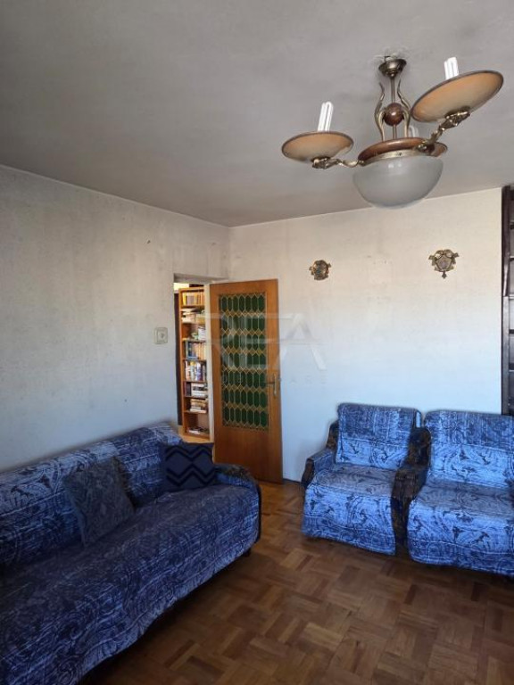 2 camere Unirii decomandat, parcare, an 1993, metrou, 63 mp