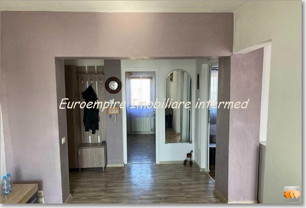 Apartament 3 camere decomandate zona Inel 1