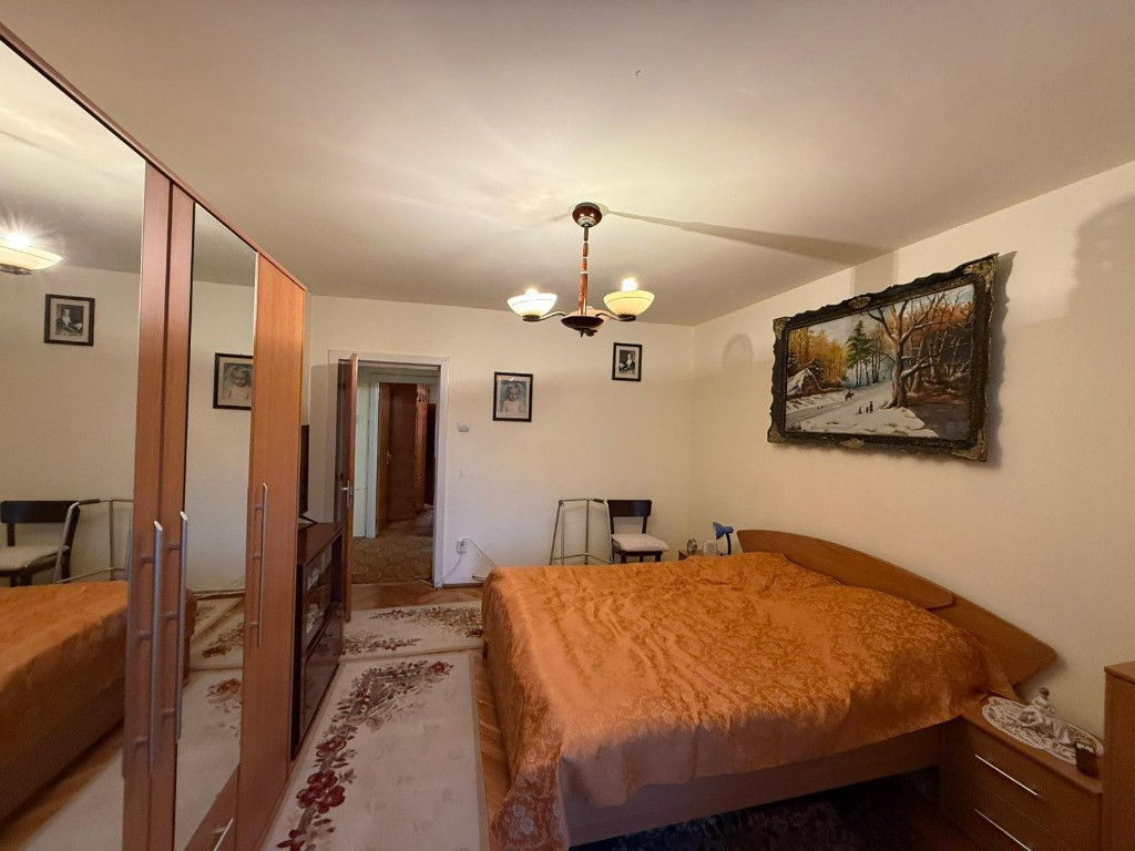 Apartament 3 camere de închiriat,decomandat, etaj 1, 90 mp