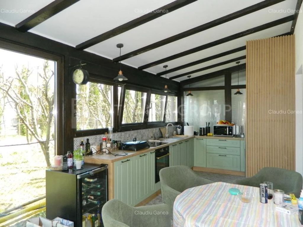 CASĂ DE VÂNZARE 6 camere 1170 mp2, Tractorul (ideal inv...