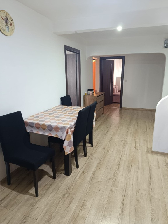 Apartament 3 camere Independentei