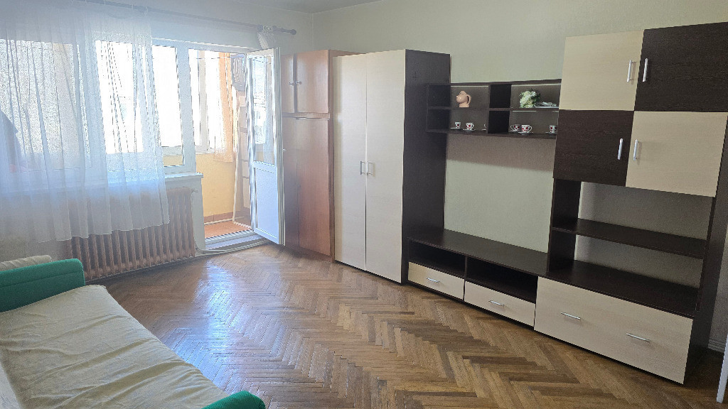 Vand apartament 2 camere decomandat Deva, Bld. Balcescu, 22 Decembrie