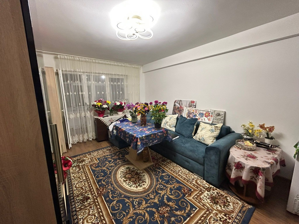 Apartament 3 camere - Podul de Piatră
