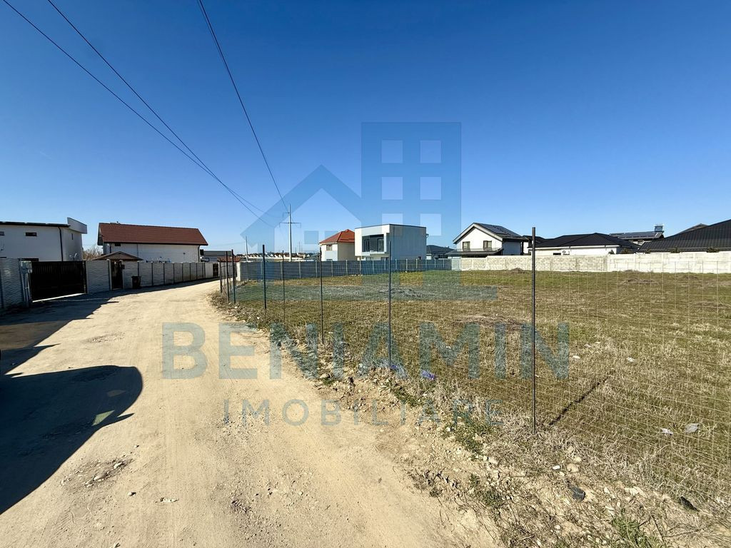 Teren intravilan - 600mp - posibilitate exindere - Selgros