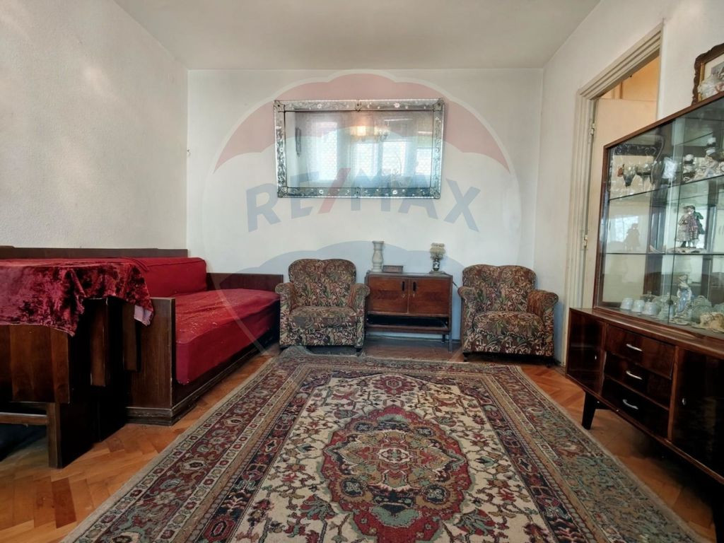 Apartament de vanzare in vila cu curte in satul Ulmi