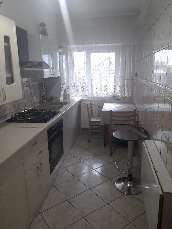 Apartament cu 3 Camere Decomandate pe Zamca