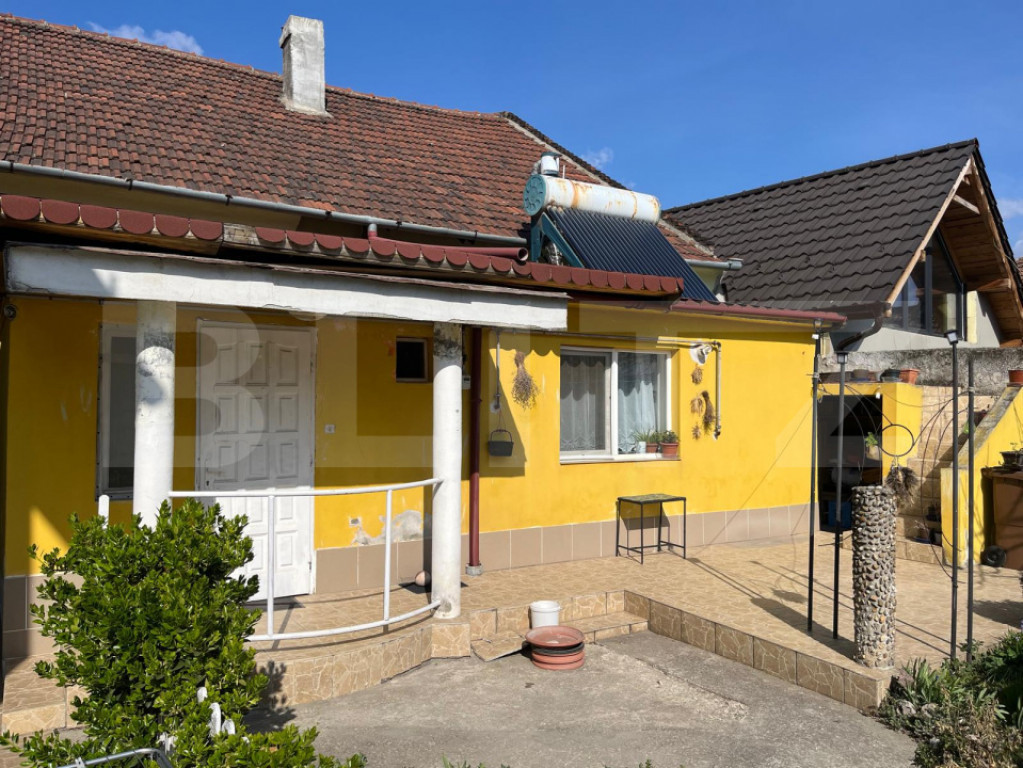 Casa Oradea ultracentrala, cu gard imprejmuire din placi de