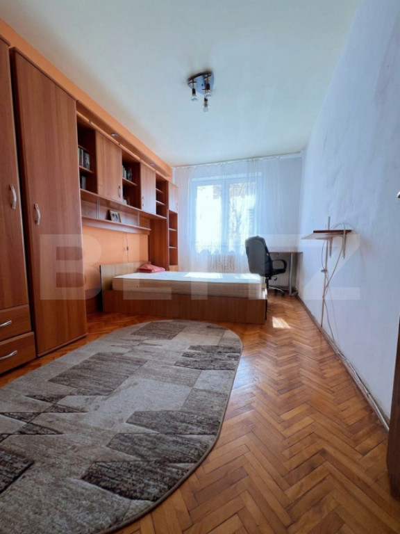 Apartament 3 camere, decomandat cu parcare si balcon – Ghe