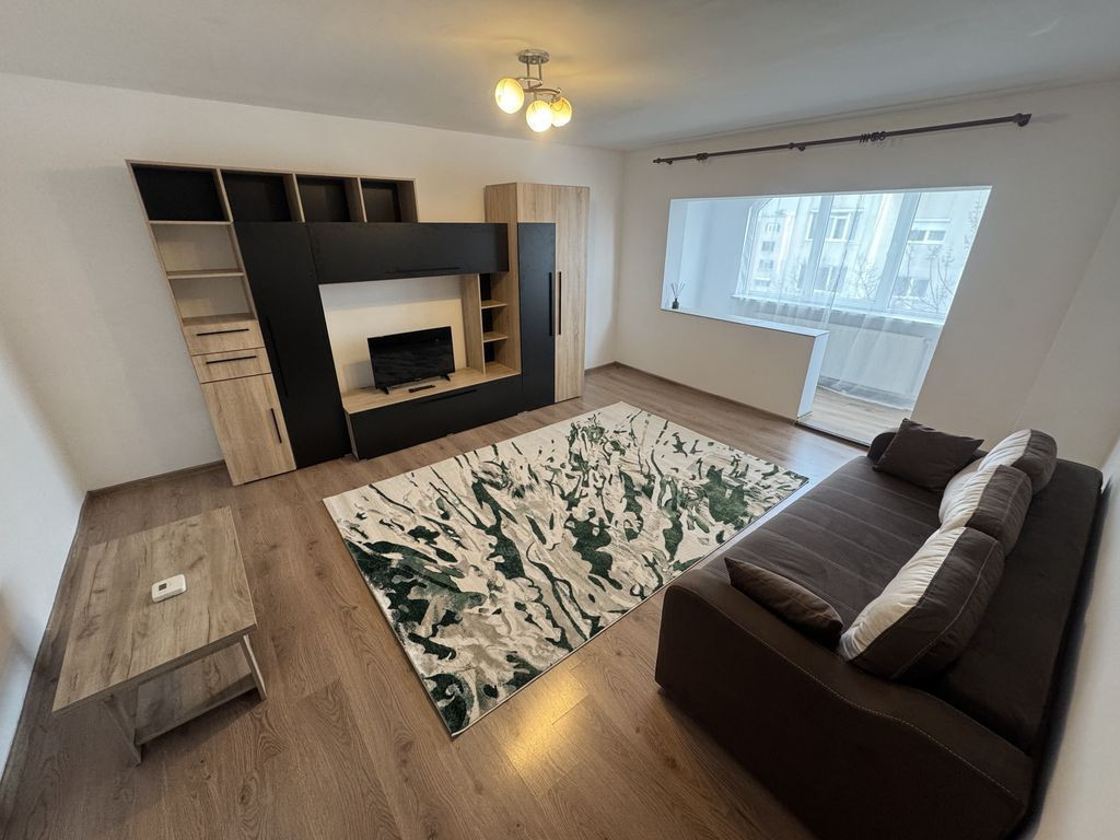 Inchiriez apartament 3 camere,100mp,in vila,terasa,gradina,Palazu Mare