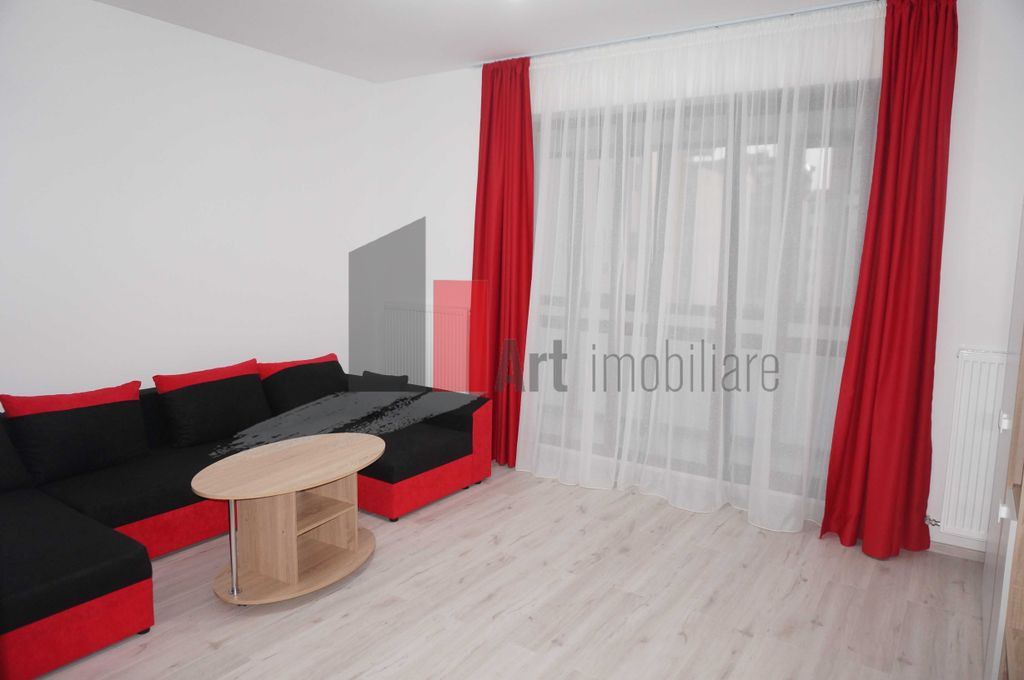 Ofer spre inchiriere apartament 2 camere si loc de parcar...