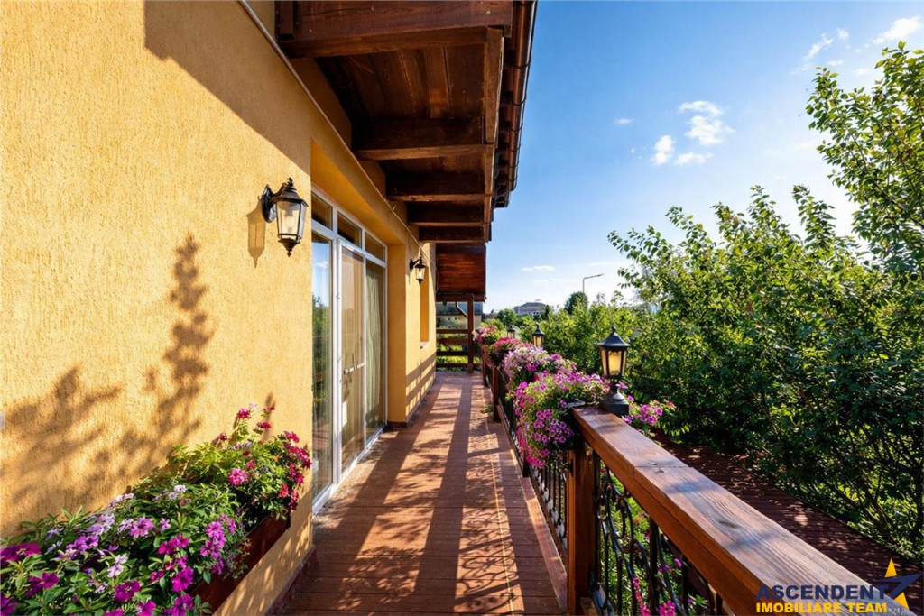 Vila luminoasa, gradina, priveliste panoramica spre munti, H