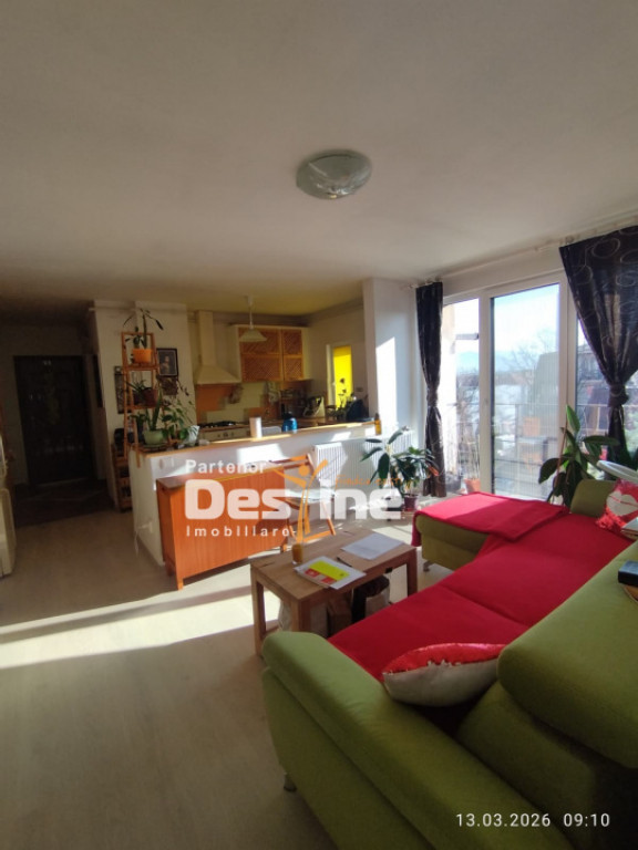 Apartament 3 camere, semidecomandat, etaj 4, mobilat