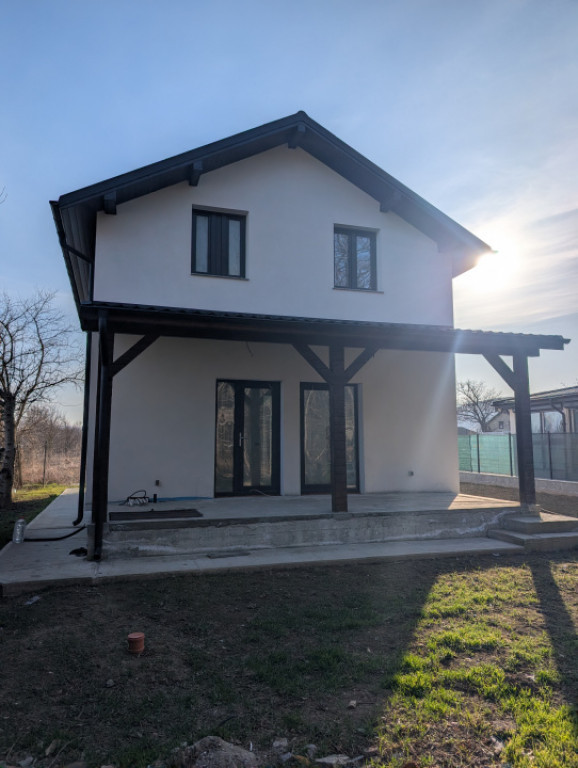 Vila la CHEIE! 3 dormitoare/ 3 bai. Locație exclusivista -