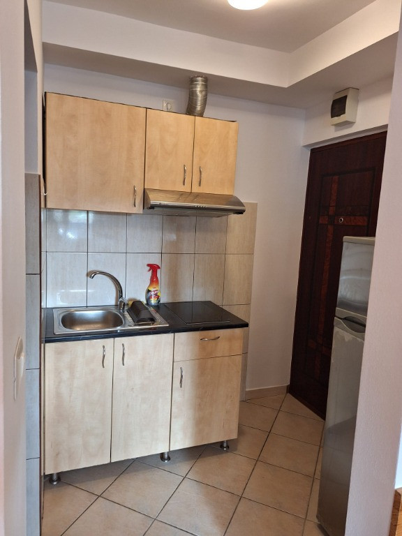 Inchiriere garsoniera Calea Aradului (Piata verde)