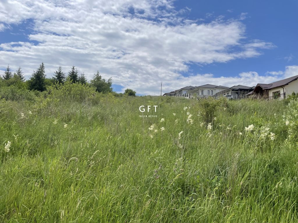 Teren cu utilitati, 680 mp. zona Str. Soarelui