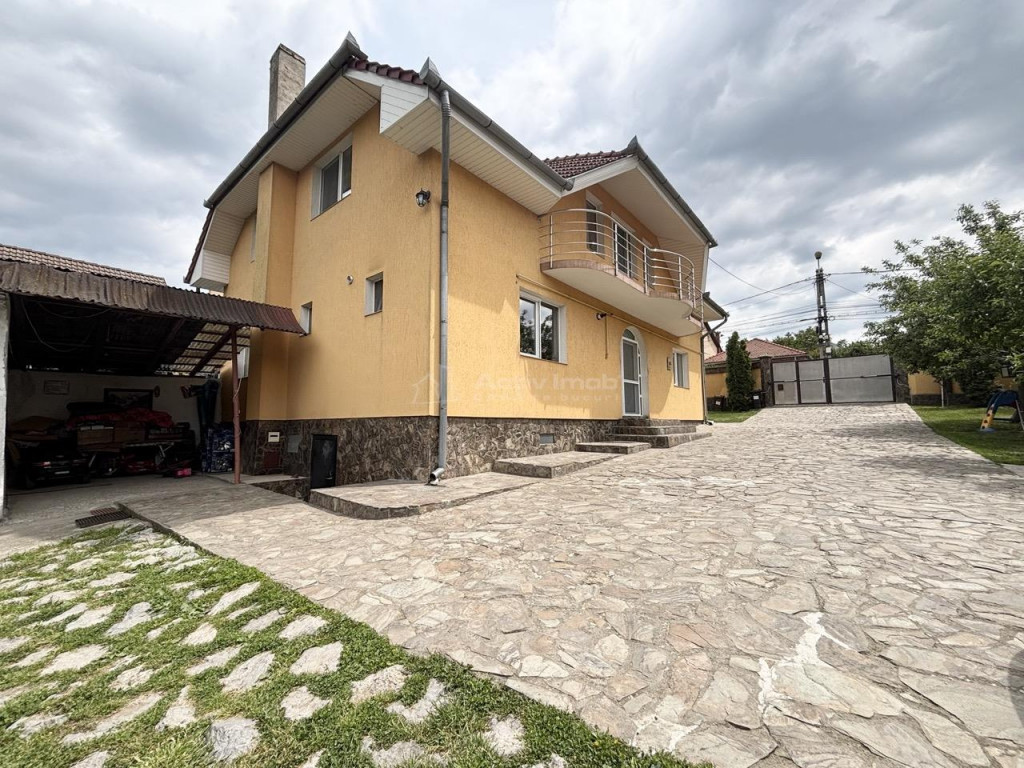 Casa - Vila - str. Piatra Craiului