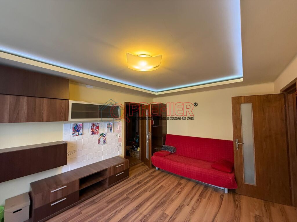 3 Camere - Piata Resita - Bloc 4 Niveluri