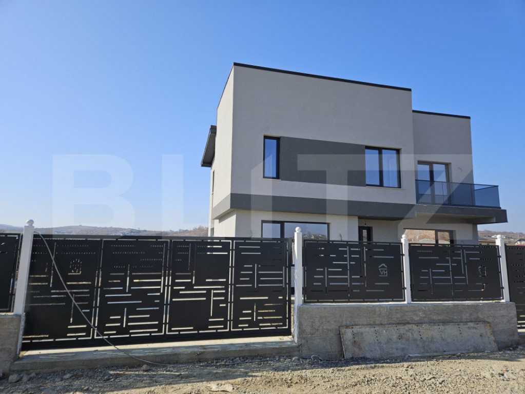 Vila de lux cu 4 camere in Tomesti