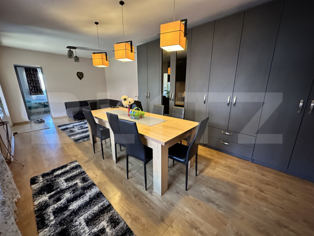 Casă spațioasă într-o zonă liniștită – curte amenaj