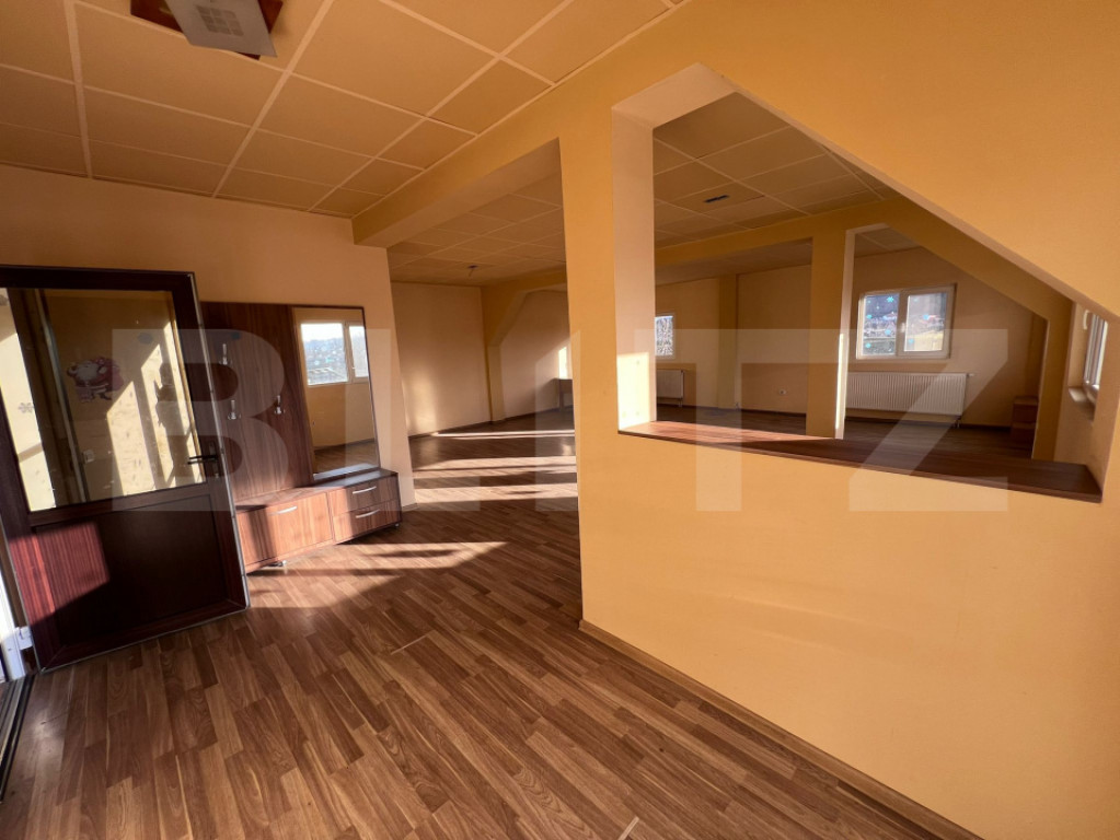 Casă de inchiriat 345mp utili, teren 1.342mp cu potential c