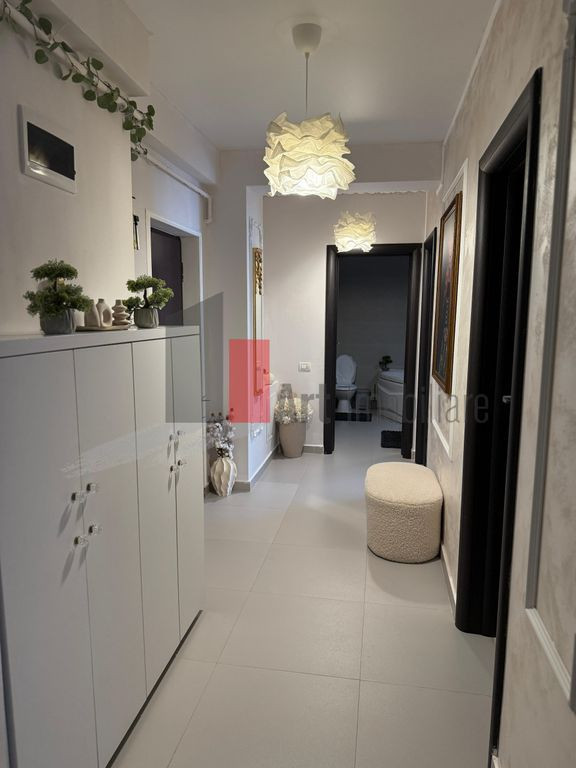 Vand ap 3 camere de lux etaj 1 , Chiajna-Str Sergent Ilie...