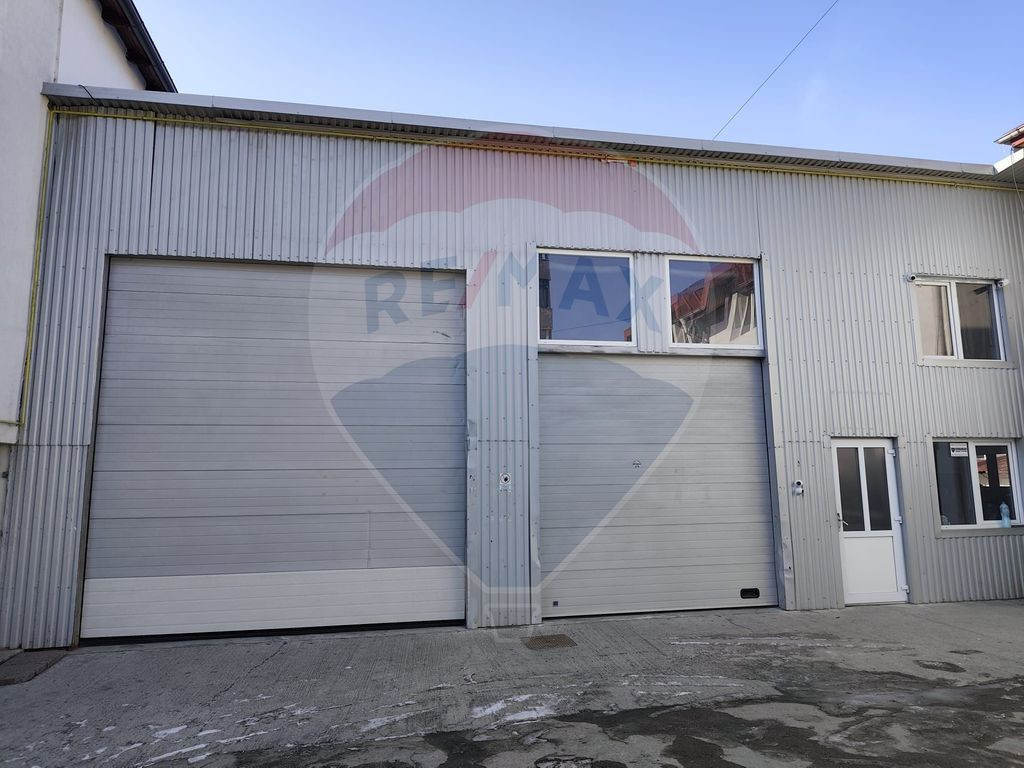 De inchiriat hala cu birouri si curte interioara in Burdu...